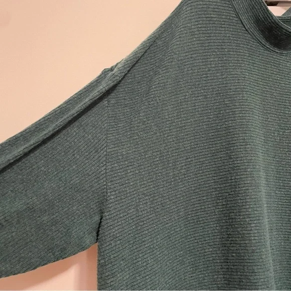 Lane Bryant Green Tunic Mock Neck Butterfly Sleeves Size 34/36 - Picture 7 of 7